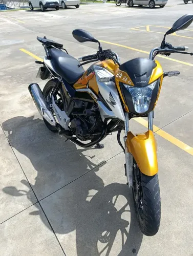 Titan 160
