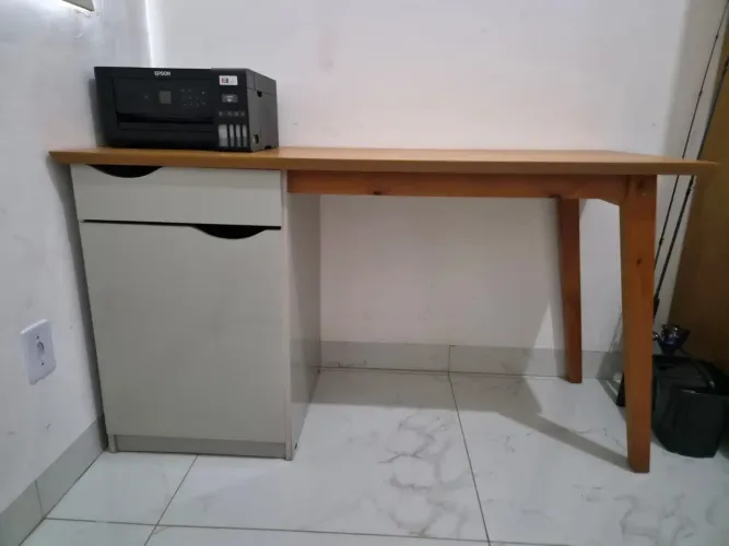 Mesa de estudo/escritorio