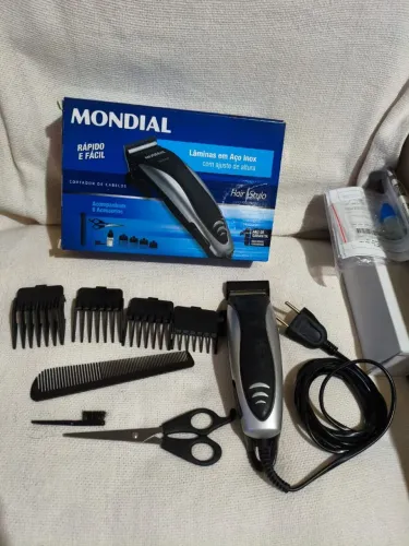 Máquina de cortar cabelo mondial ( usada ) 
