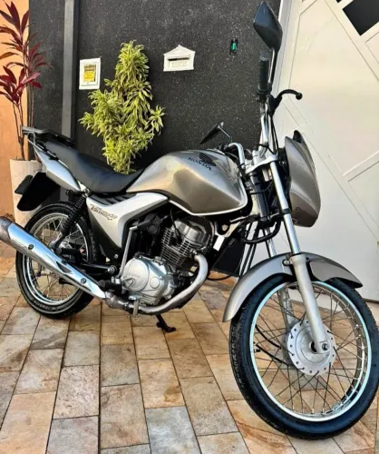 CG 150 ano 2009 