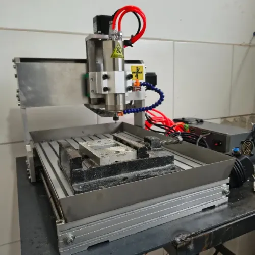 Máquina Fresadora Router CNC Robooster 3040 ultra 3 eixos para madeira e metais