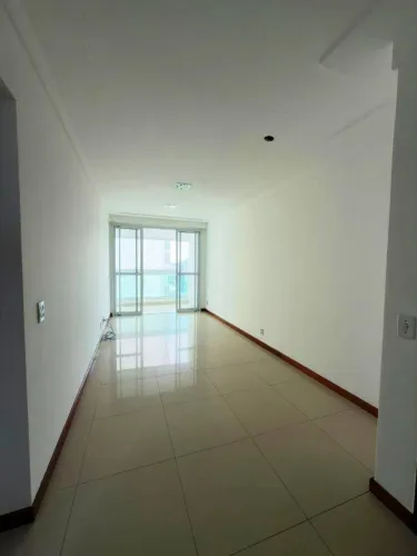 Apartamento 2 quartos, suíte, Praia da Costa, próximo ao mar, 1 vaga, lazer