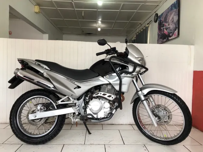 Honda NX 4 Falcon 400 2008