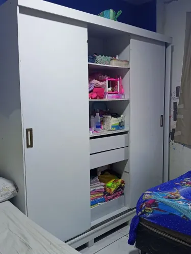 Vende_se guarda roupa grande 