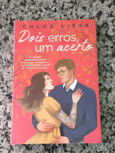 Livro: Dois erros, um acerto (lacrado)