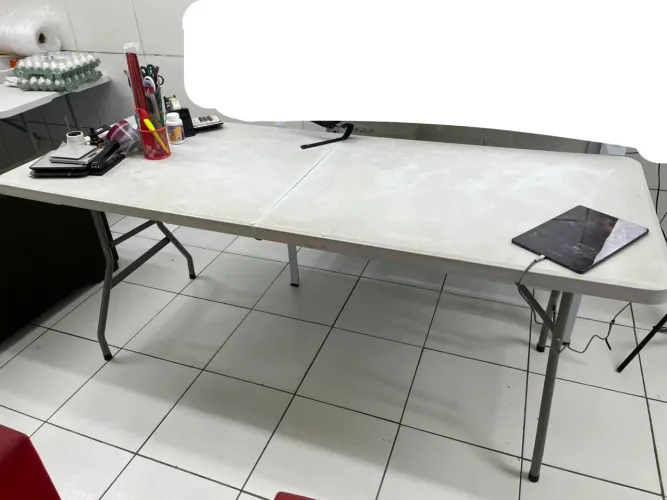 Mesa desmontável grande 