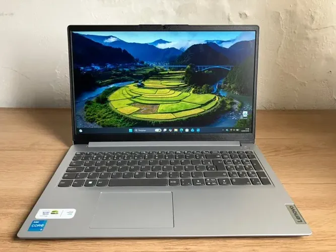 Notebook Lenovo IdeaPad 1 | i3 12a Geração | 8GB | SSD 256GB |