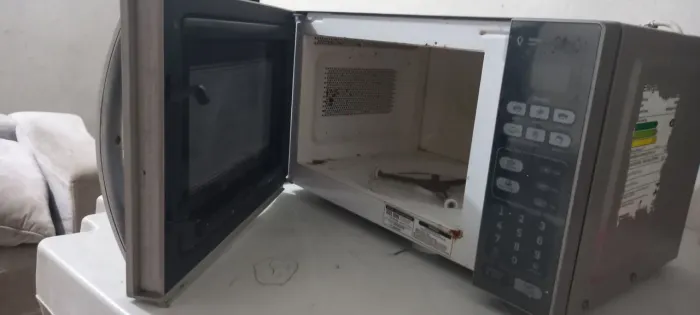 MICRO-ONDAS CONSUL RETIRADA DE PEÇAS