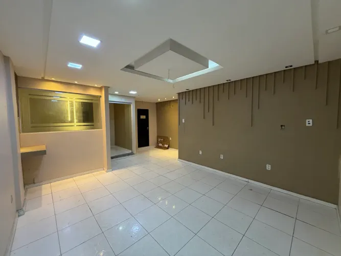 PONTO COMERCIAL NO MARCO