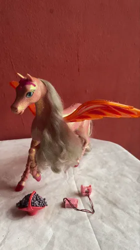 Barbie o Castelo de Diamantes - Glimmer