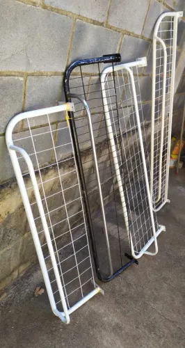 Suporte de arara com prateleira