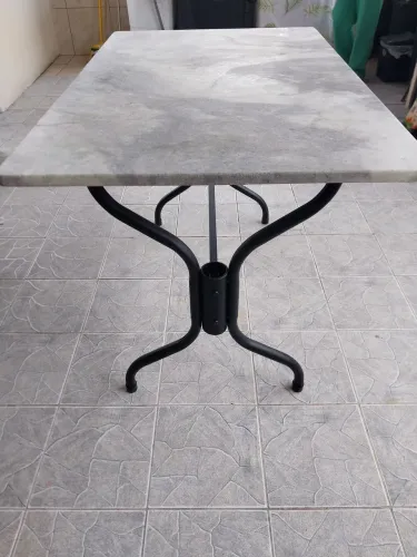 Mesa tampa granito.