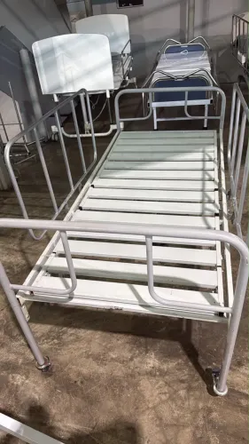 Cama motorizada usada