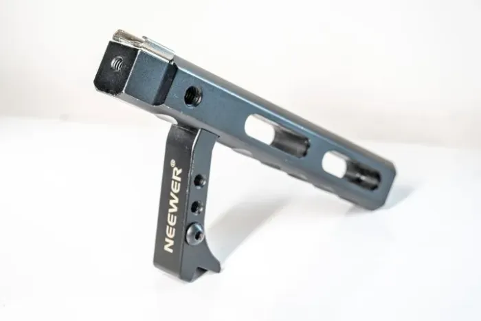 Alça Superior com Cold Shoe Neewer, Bom Estado, Acessório Essential para Rig de Câmera