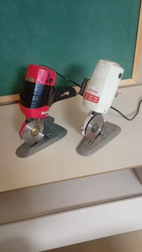Máquina de cortar tecido