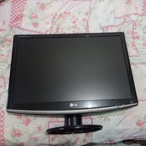 Monitor LG W2252TQT - tela 22? - LCD - (1680 x 1050) - 60Hz - 2ms