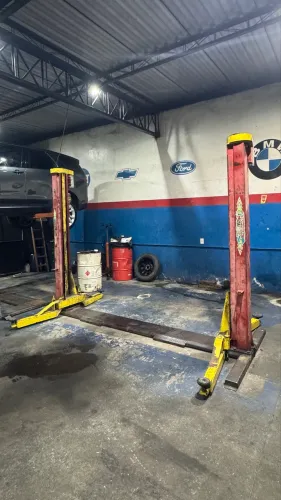 Vendo elevador automotivo 4 toneladas