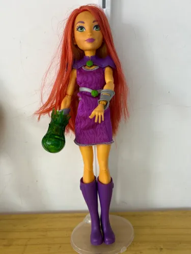 Starfire super girl