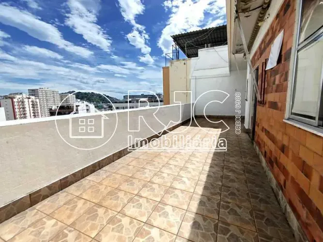 Cobertura : Linear / Residencial / Vila Isabel