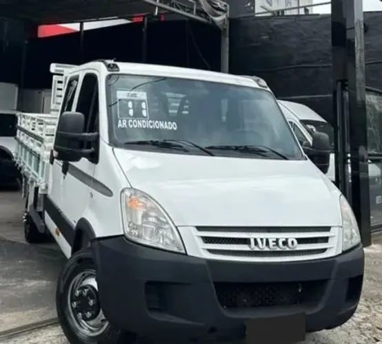 Iveco 35s14 cabine dupla carroceria ano 2011
