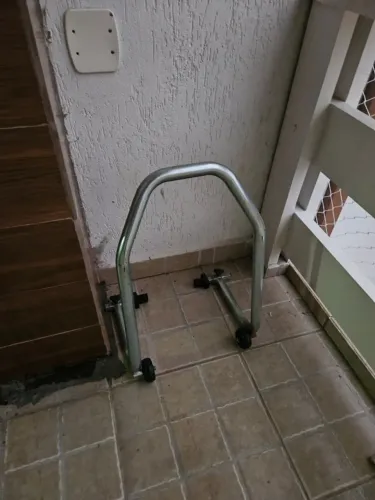 Cavalete para moto - Levanta moto pela balança