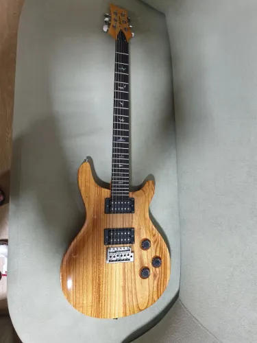 Guitarra T. Johnson