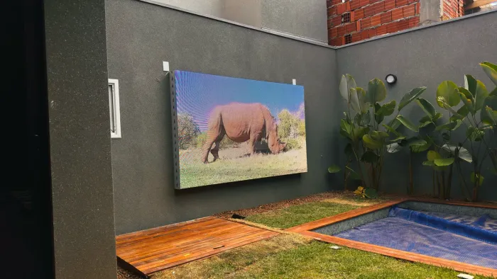 TVs de led para área gourmet ou área de piscina 