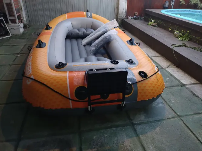 Bote inflável 3 pessoas semi-novo 