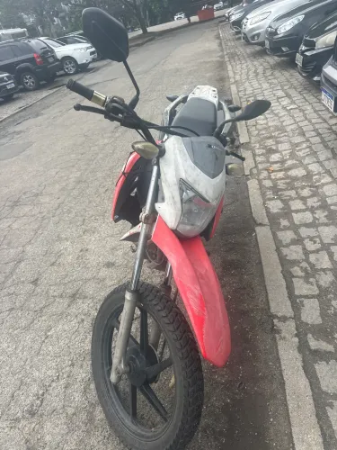 Moto Bros 160? tanque de guerra. Perfeita pro dia a dia