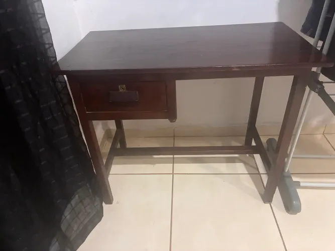 Escrivaninha madeira