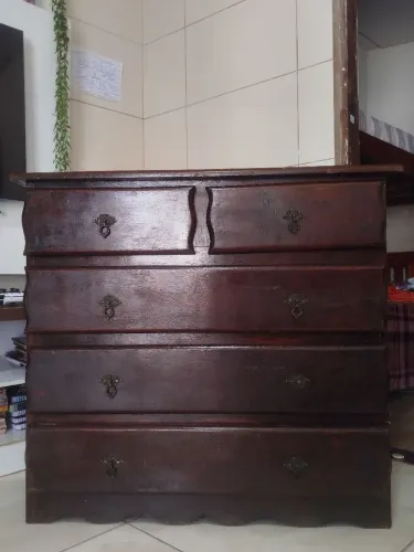 Cômoda de Angelim 6 portas