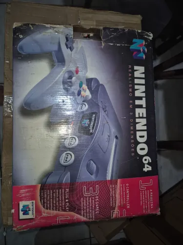 Nintendo 64 na caixa bem conservado