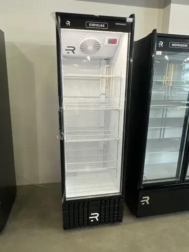 Cervejeira expositora 570L chega até -7.5c - pronta entrega
