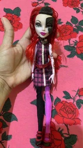 B Operetta Freaky Fusion - 100% Completa (Com Máscara, Bolsa e Pedestal diario)