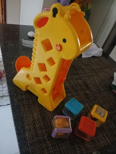 Brinquedo girafa