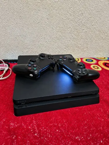 Ps4 slim 500gb semi novo com jogos + 2 controles