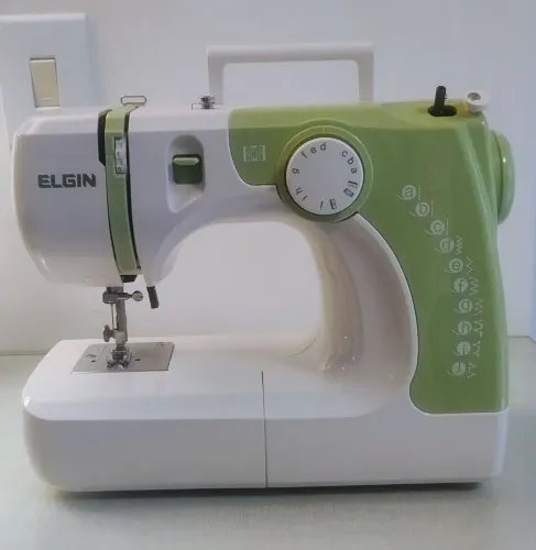 Máquina de costura portátil Elgin Superia