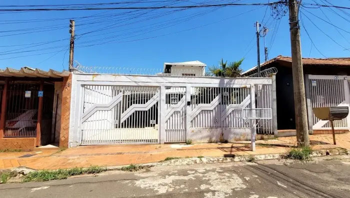 SOBRADO COM 2 SUÍTES NO MONTE CARLO