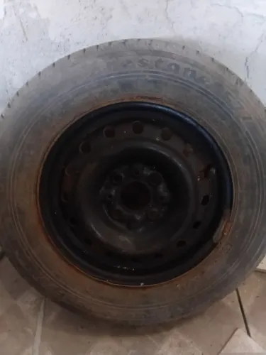 Roda aro 13 linha fiat pneu ruim