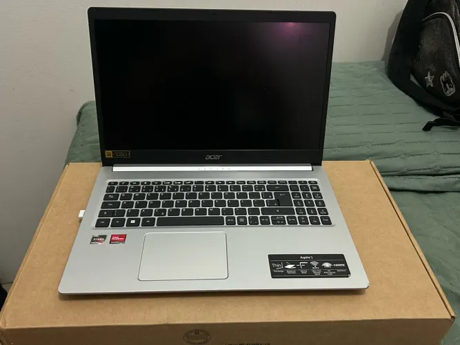 ACER ASPIRE 5 Ryzen 7 5700u 8gb ram 256gb