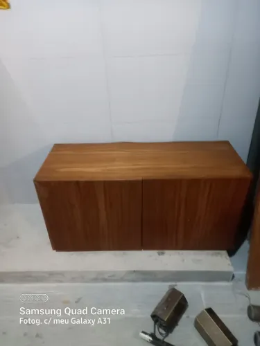 ARMÁRIO DE PAREDE USADO