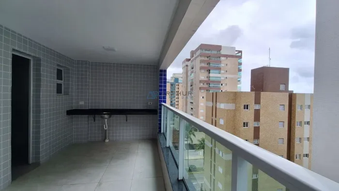 Apartamento à venda no centro de Mongaguá com lazer completo