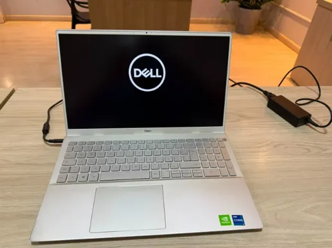 Notebook Dell Inspiron i7 11º Ger 8GB SSD 256GB Tela 15,6?