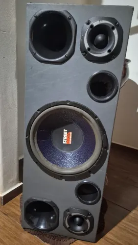 Caixa de Som Street Bass Selenium e potência corzus