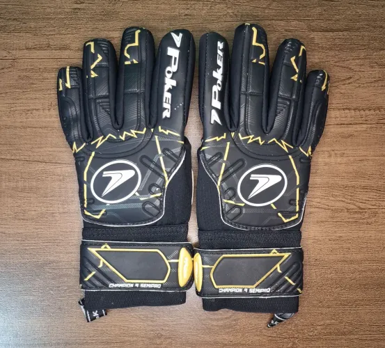 Luva de Goleiro Poker Multiterreno, Preto/Dourado 10