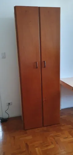 Guarda roupa 2 portas de Madeira Maciça