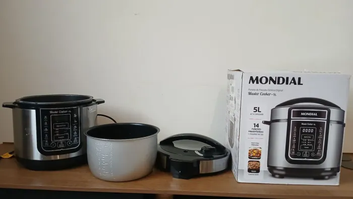 Panela de Pressão Elétrica 5 Litros Mondial Master Cooker Preta com Prata 127V