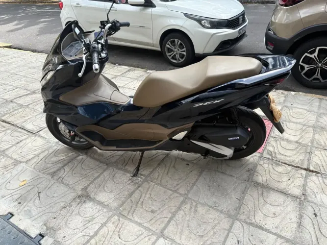 Moto PCX-160 seminova