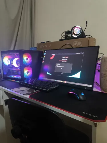 Pc gamer montado vai com cadeira monitor de 180 hz kit mancer teclado e mouse redragon