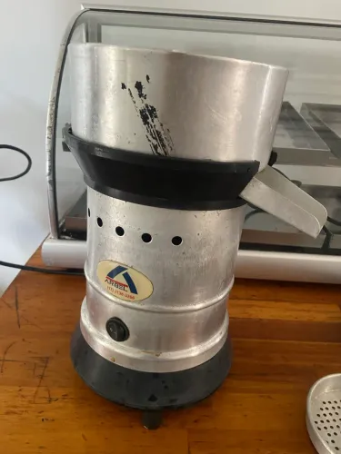 Expremedor industrial de laranja 